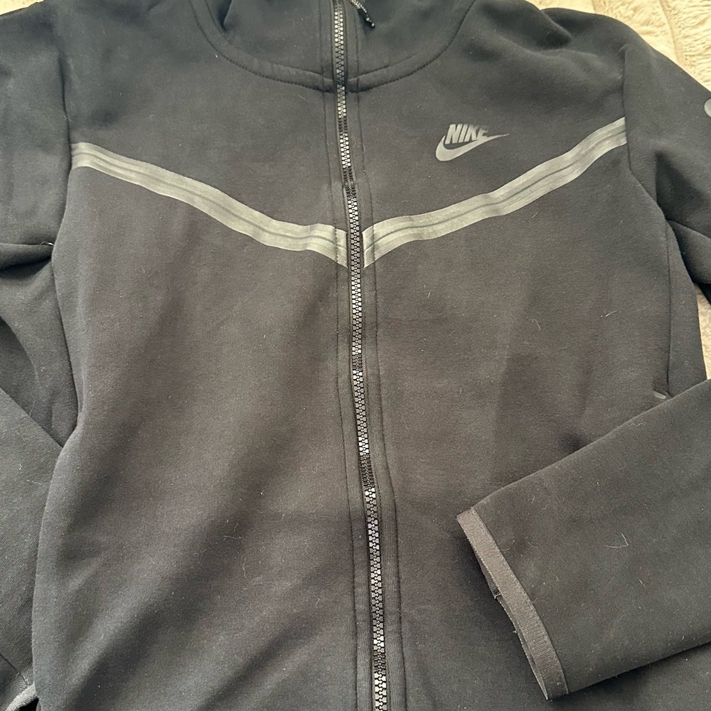 Nike Black Full-Zip Jacket and joggers